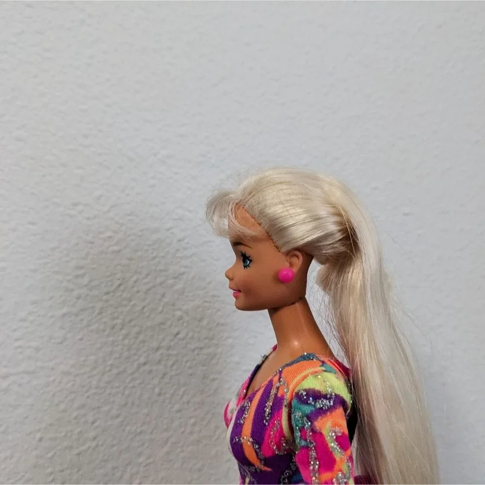 Hot Skatin Barbie Doll Articulated Jointed Blonde Hair Blue Eyes 1993 Mattel
